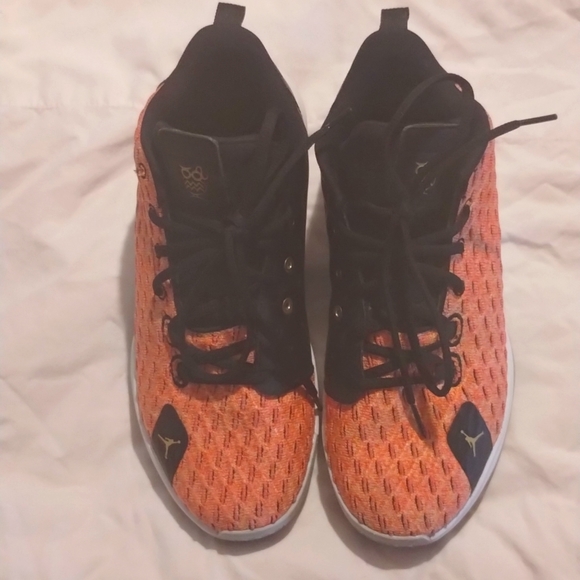 Jordan (woman) 9 5 - Picture 2 of 3